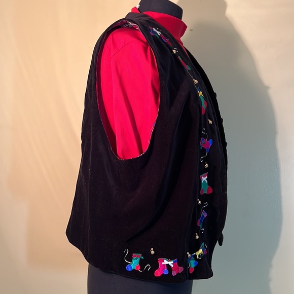 Karen Scott. Christmas Black Velvet Vest - Picture 3 of 7